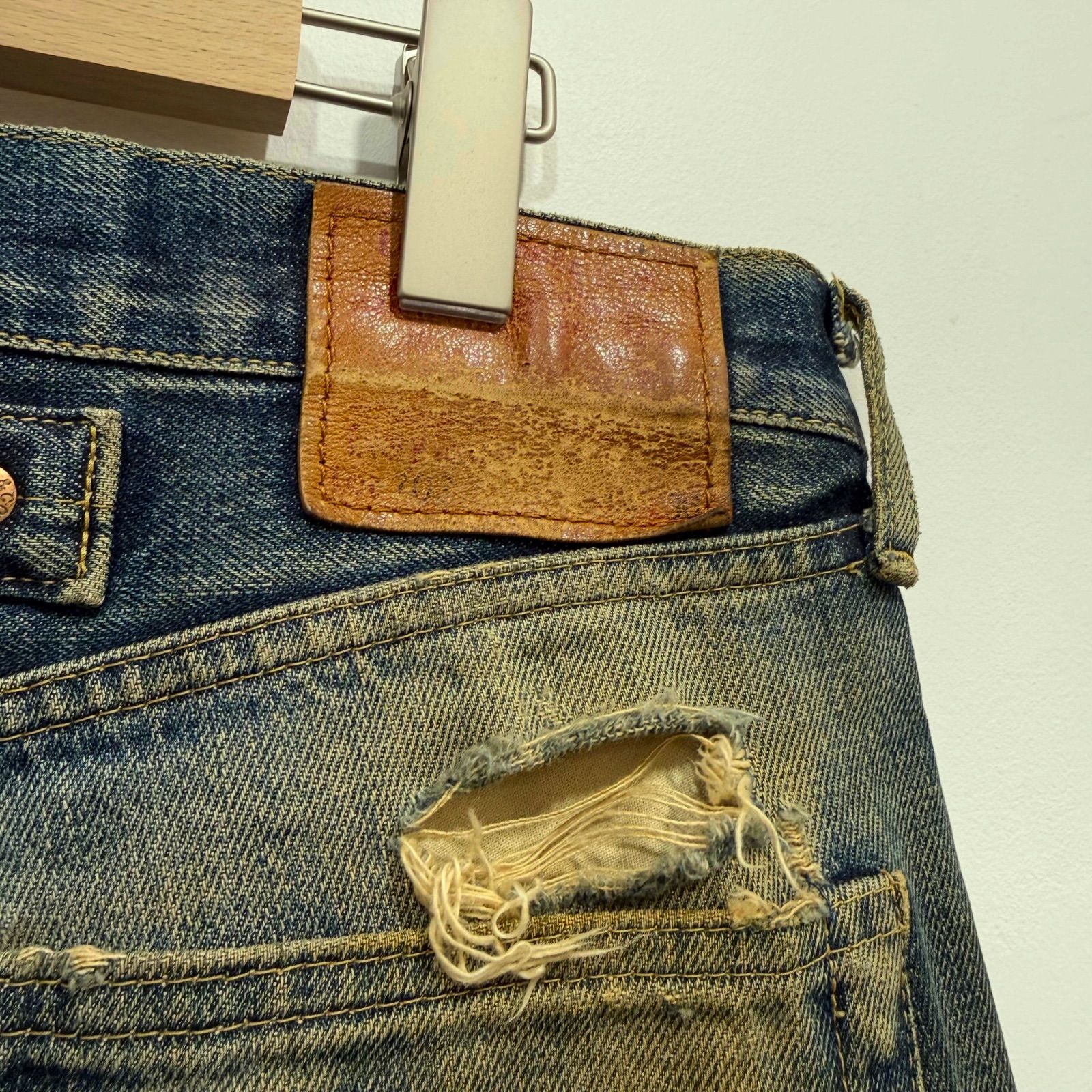 LEVI'S リーバイス 702-XX 雰囲気抜群 クラッシュ 復刻 デニムパンツ