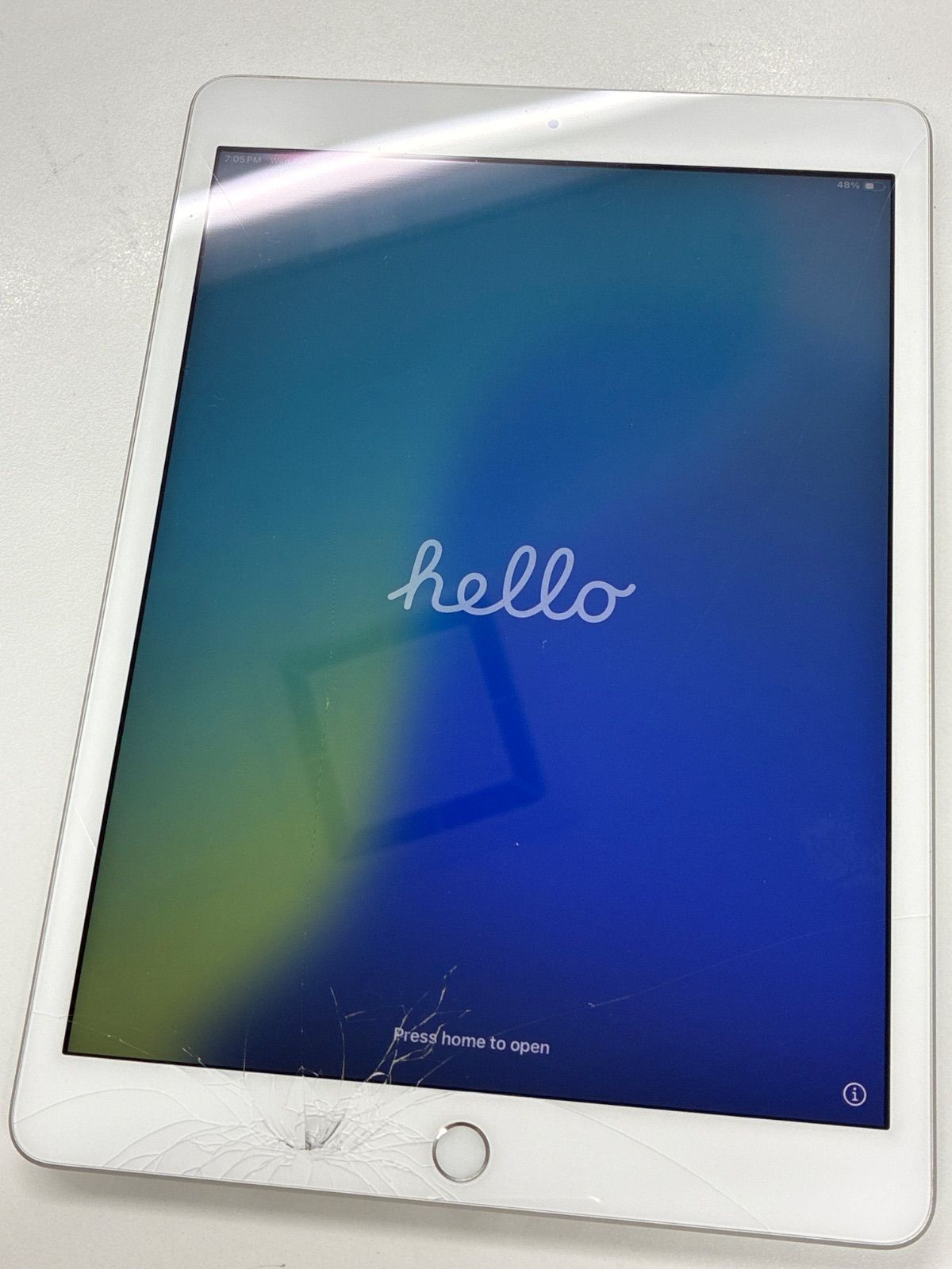 iPad 第7世代 32GB Cellular 画面割れあり 動作品 - メルカリ