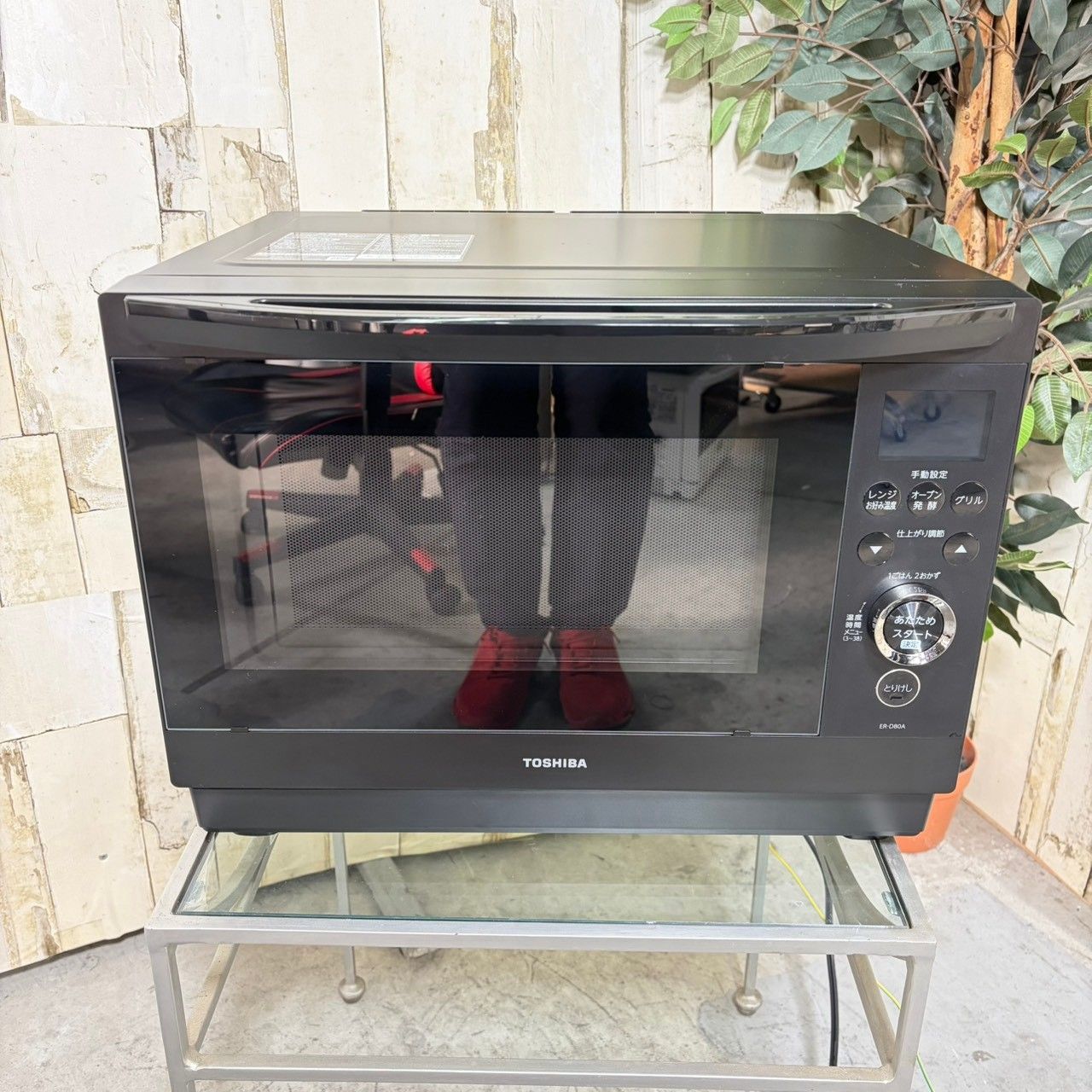 極美品 TOSHIBA 2025年製 電子レンジ 2025年製】 極美品 電子レンジ TOSHIBA 東芝 ER-D80A 50/60Hz - メルカリ