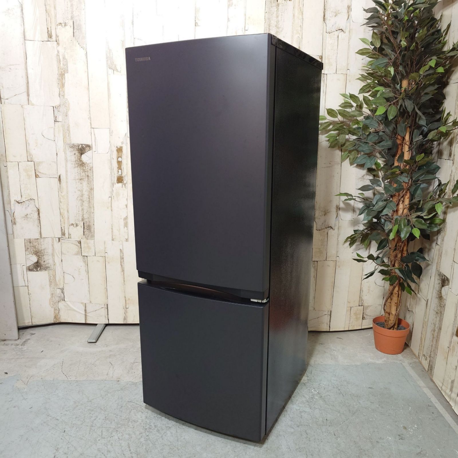 2025年製 東芝 冷凍冷蔵庫 153L GR-W15BS 黒 たのメル便 2025年製】 家電 冷凍冷蔵庫 TOSHIBA 東芝 GR-W15BS 153L - メルカリ
