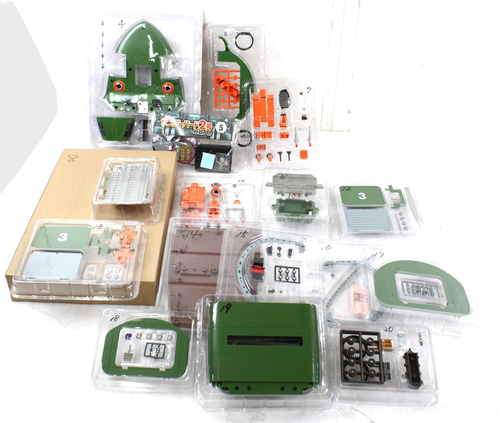 未組立 デアゴスティーニ サンダーバード2号＆救助メカ 1巻-80巻 模型