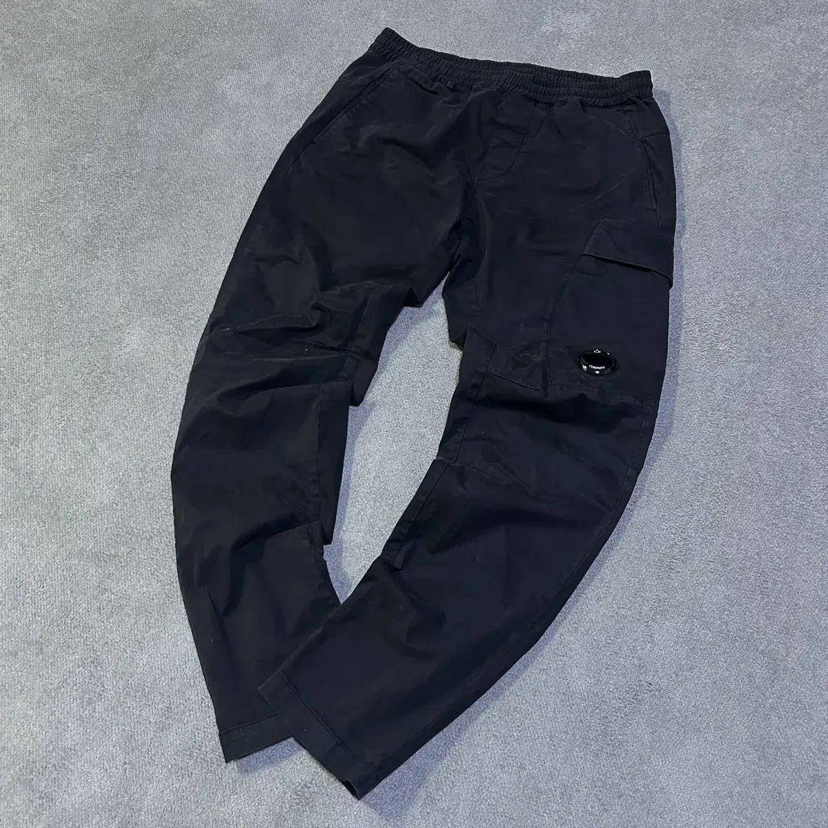 C.P. COMPANY シーピーカンパニー ブラック カーゴ ジョガーパンツ L