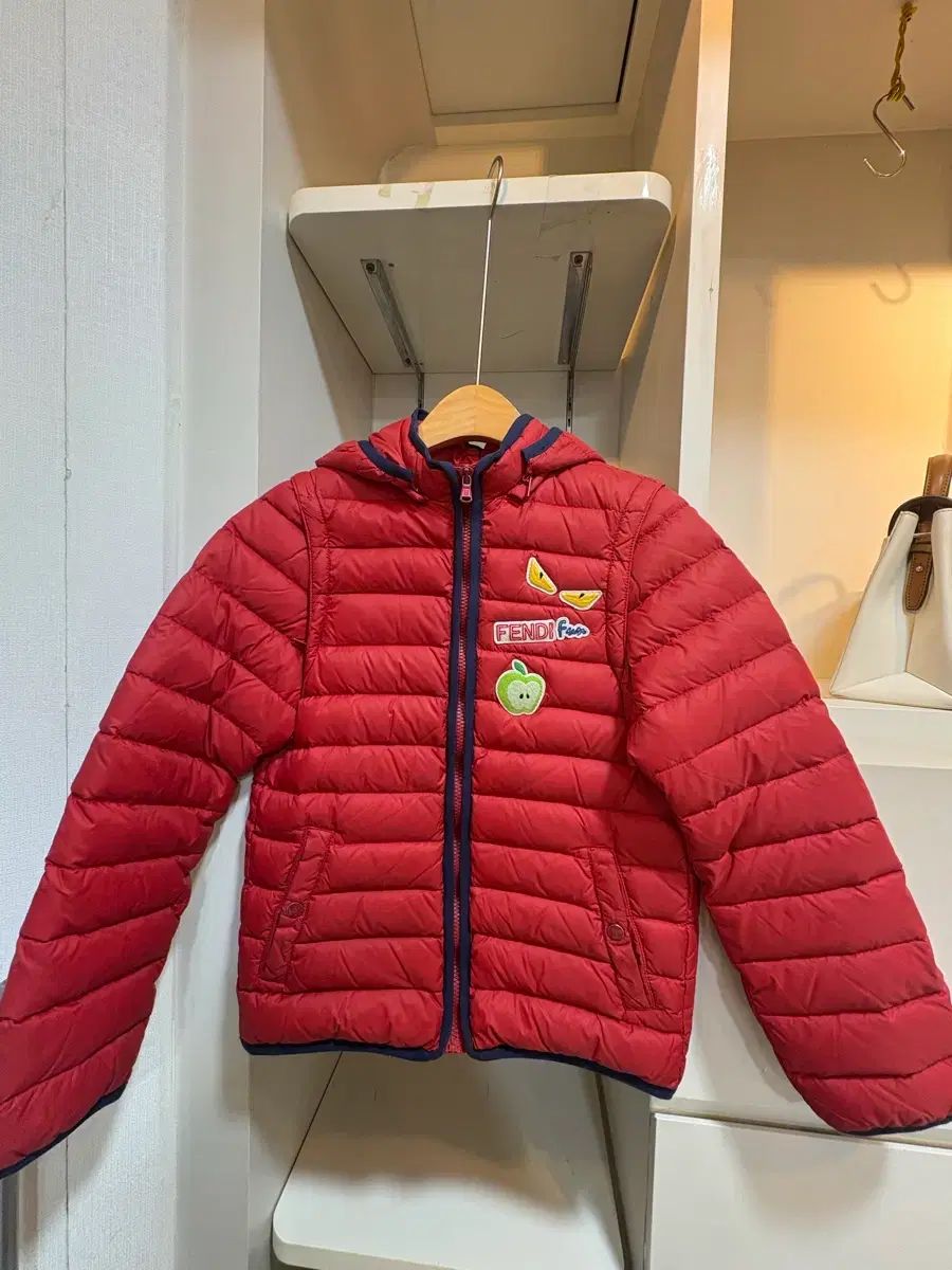 FENDI フェンディ キッズ レッド ダウン ジャケット 10A