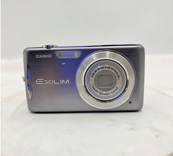 ❗️✨人気の薄型コンデジ✨❗️】CASIO EXILIM EX-Z270 シルバー 28mm