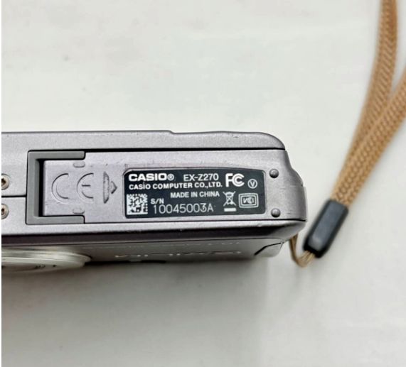 ❗️✨人気の薄型コンデジ✨❗️】CASIO EXILIM EX-Z270 シルバー 28mm
