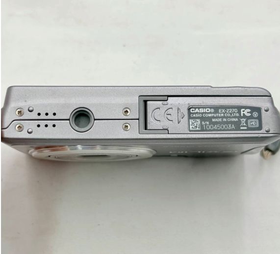 ❗️✨人気の薄型コンデジ✨❗️】CASIO EXILIM EX-Z270 シルバー 28mm