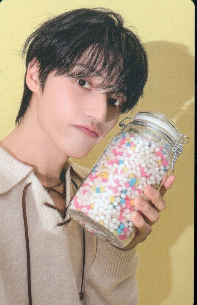 ATEEZ 封入 WOOYOUNG 2026 SEASON'S GREETINGS - メルカリ