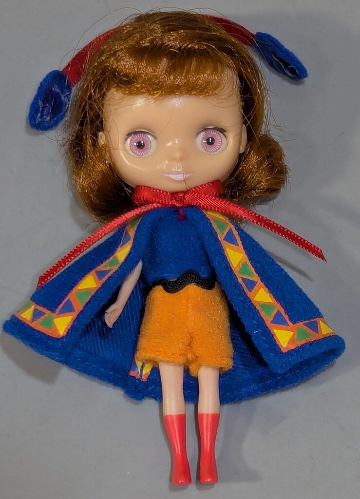 タカラ プチブライス コージーケープインスパイアード - メルカリ