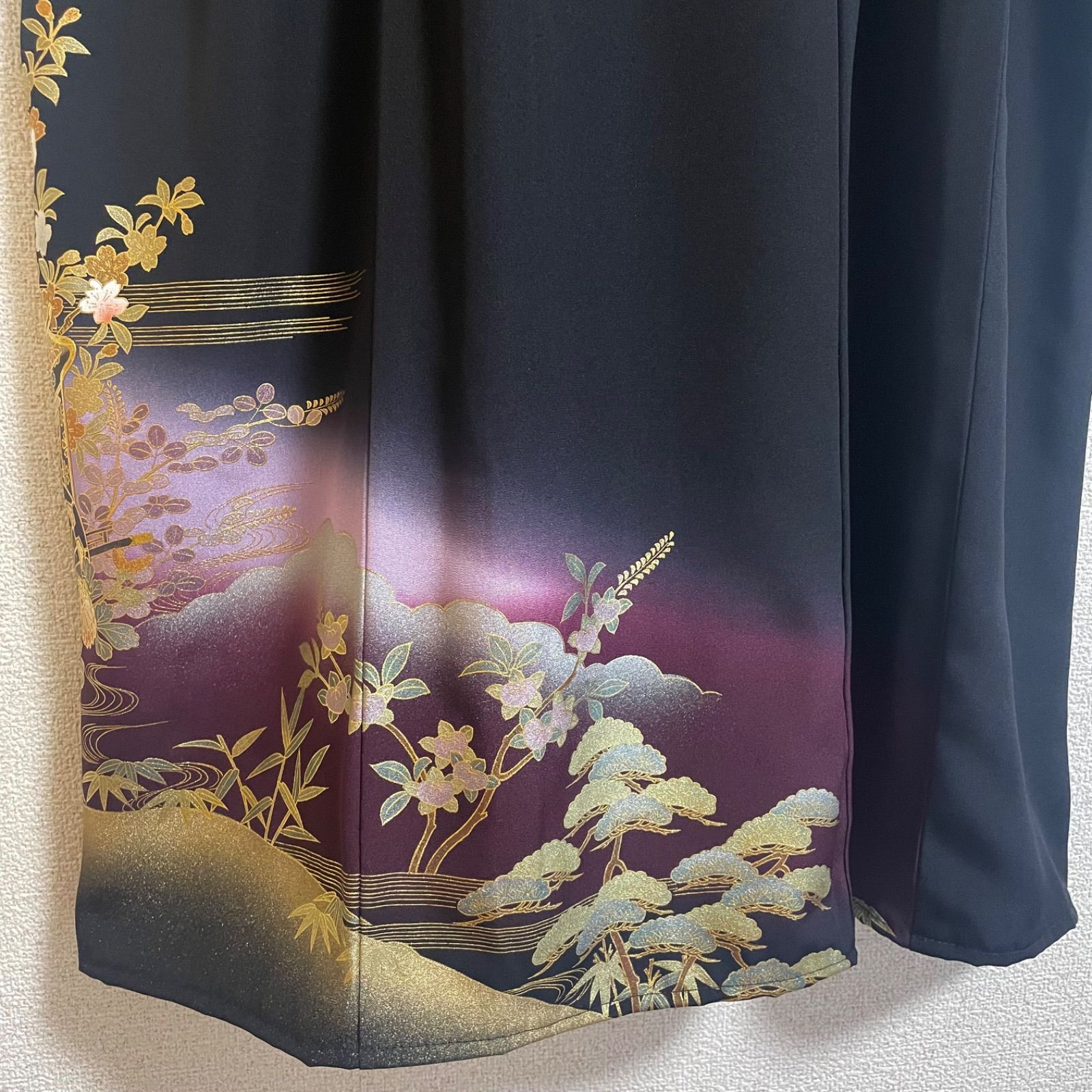 着物リメイク ワンピース黒留袖 正絹 落款 作家物 花車 - メルカリ