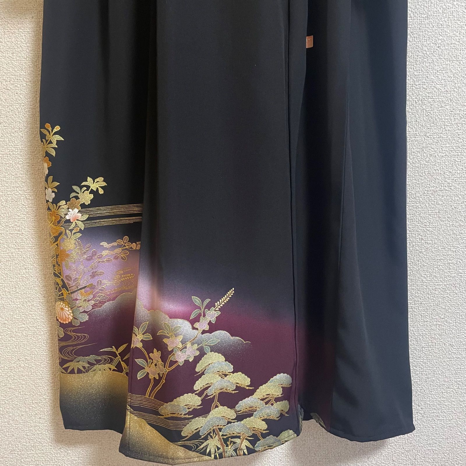 着物リメイク ワンピース黒留袖 正絹 落款 作家物 花車 - メルカリ