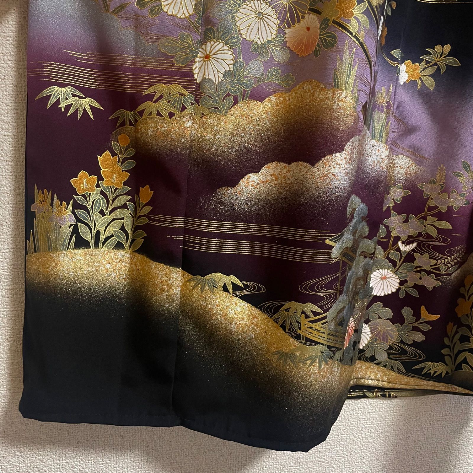 着物リメイク ワンピース黒留袖 正絹 落款 作家物 花車 - メルカリ