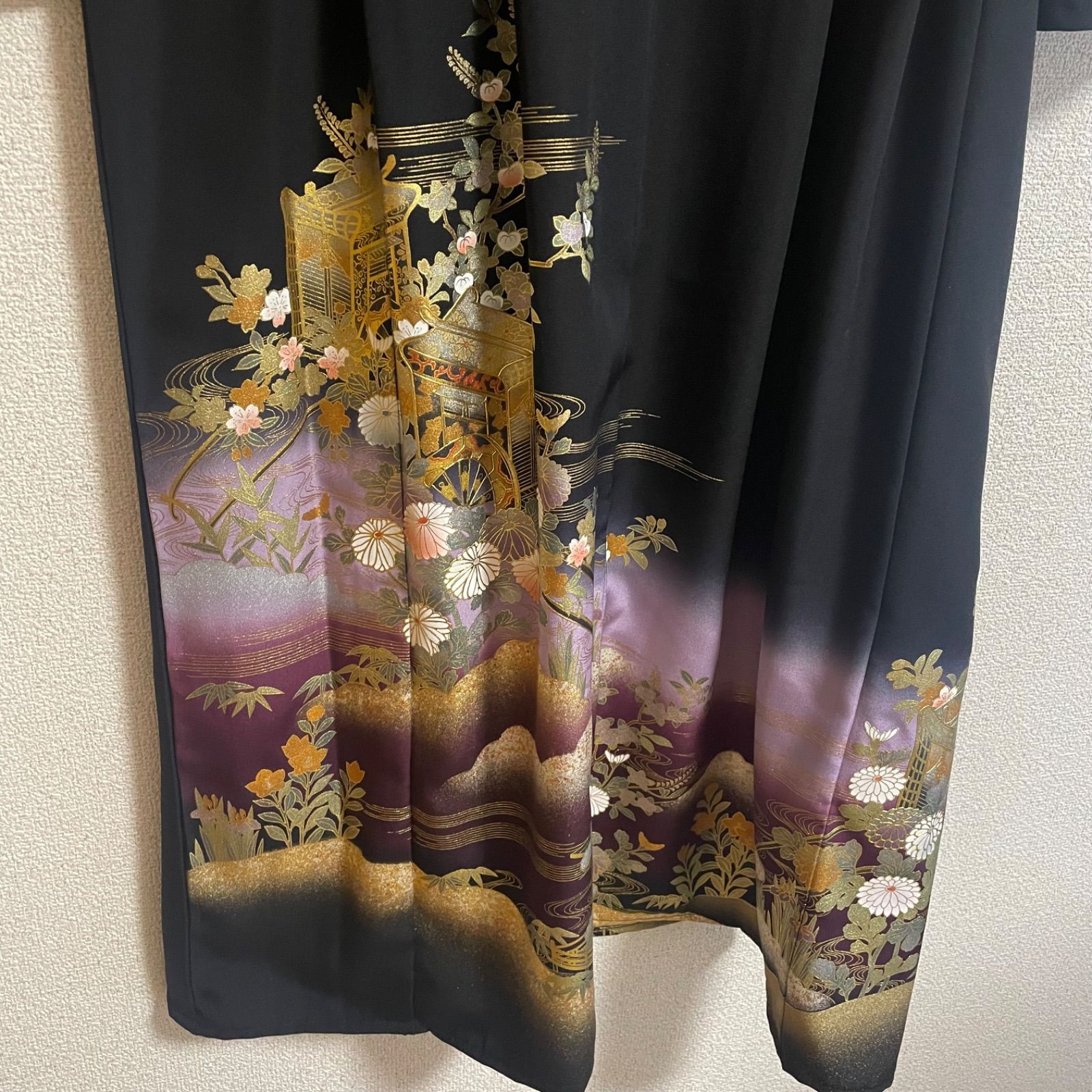 着物リメイク ワンピース黒留袖 正絹 落款 作家物 花車 - メルカリ