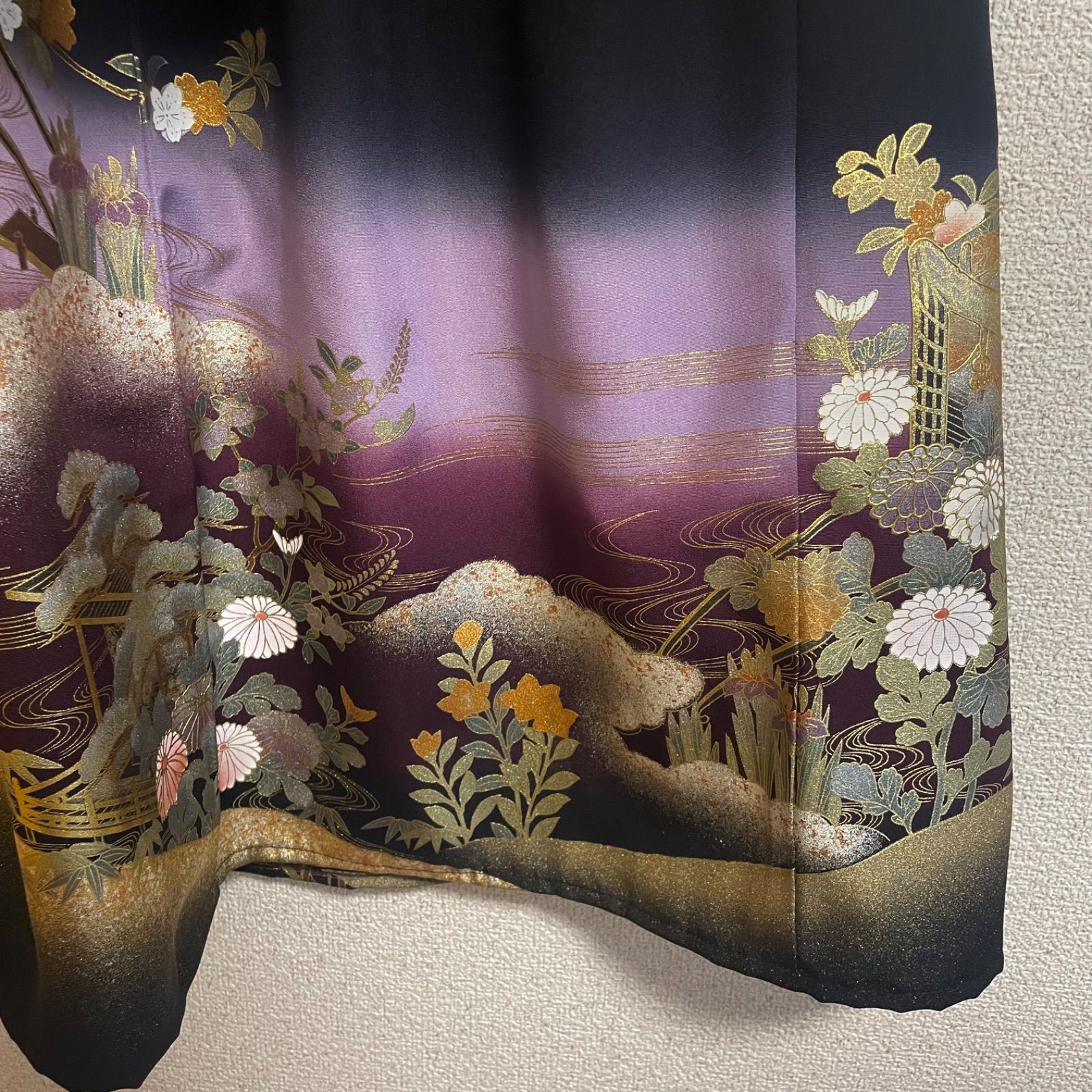 着物リメイク ワンピース黒留袖 正絹 落款 作家物 花車 - メルカリ