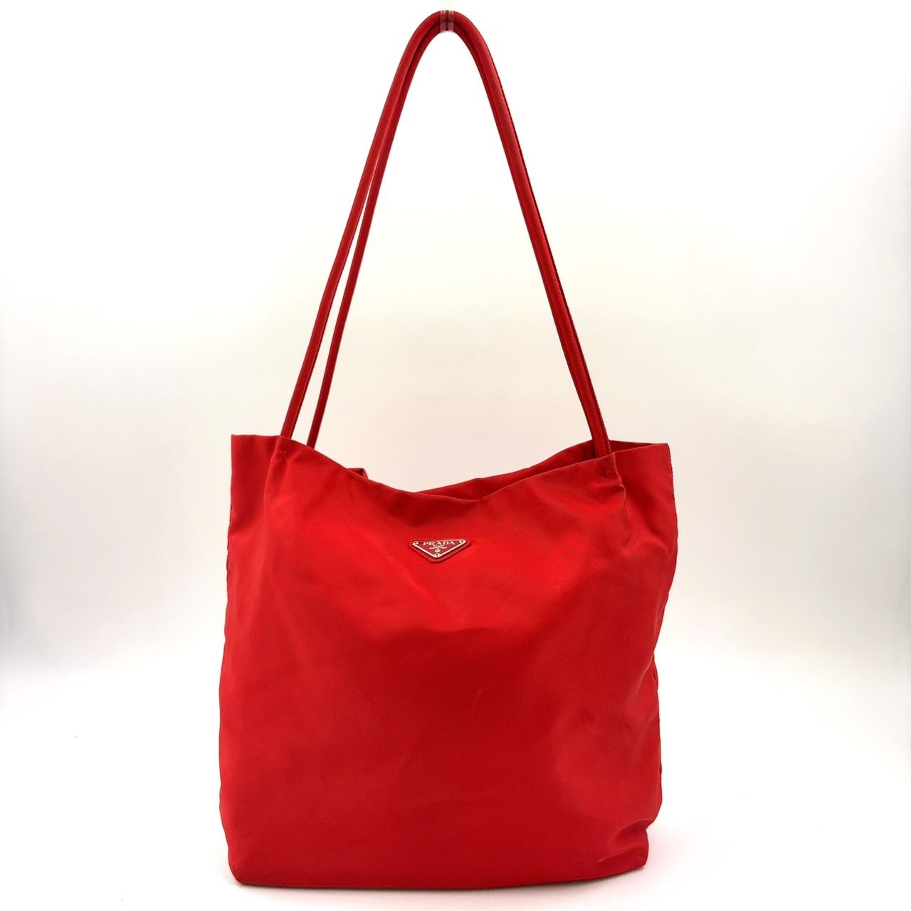 PRADA 三角ロゴ ナイロン レッド トートバッグ ゴールド - メルカリ