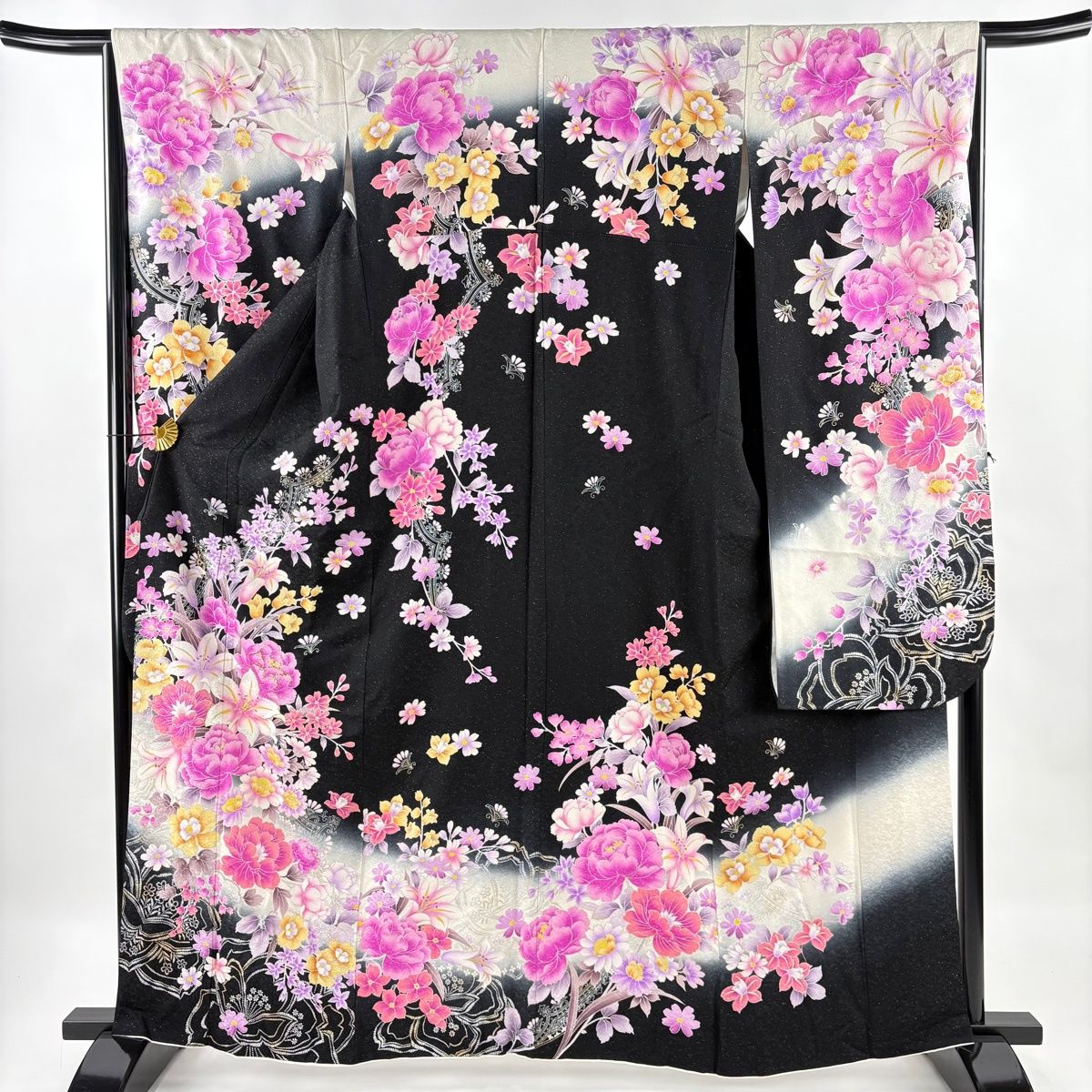 振袖 身丈162.5cm 裄丈66cm M 袷 草花 銀通し 金銀彩 黒 正絹 名品