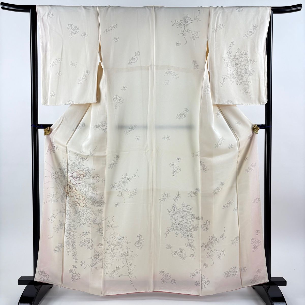 付下げ 身丈165cm 裄丈65cm M 袷 草花 牡丹と梅 刺繍 クリーム 正絹 秀