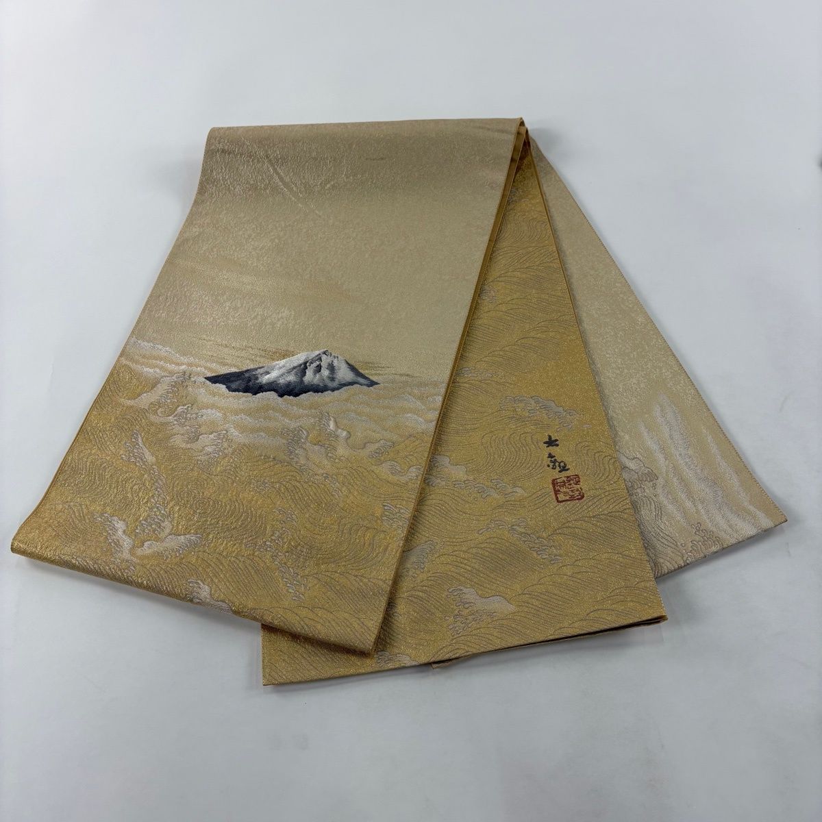 美品】 袋帯 秀品 横山大観 落款 富士山 波 箔 金色 お太鼓柄 正絹