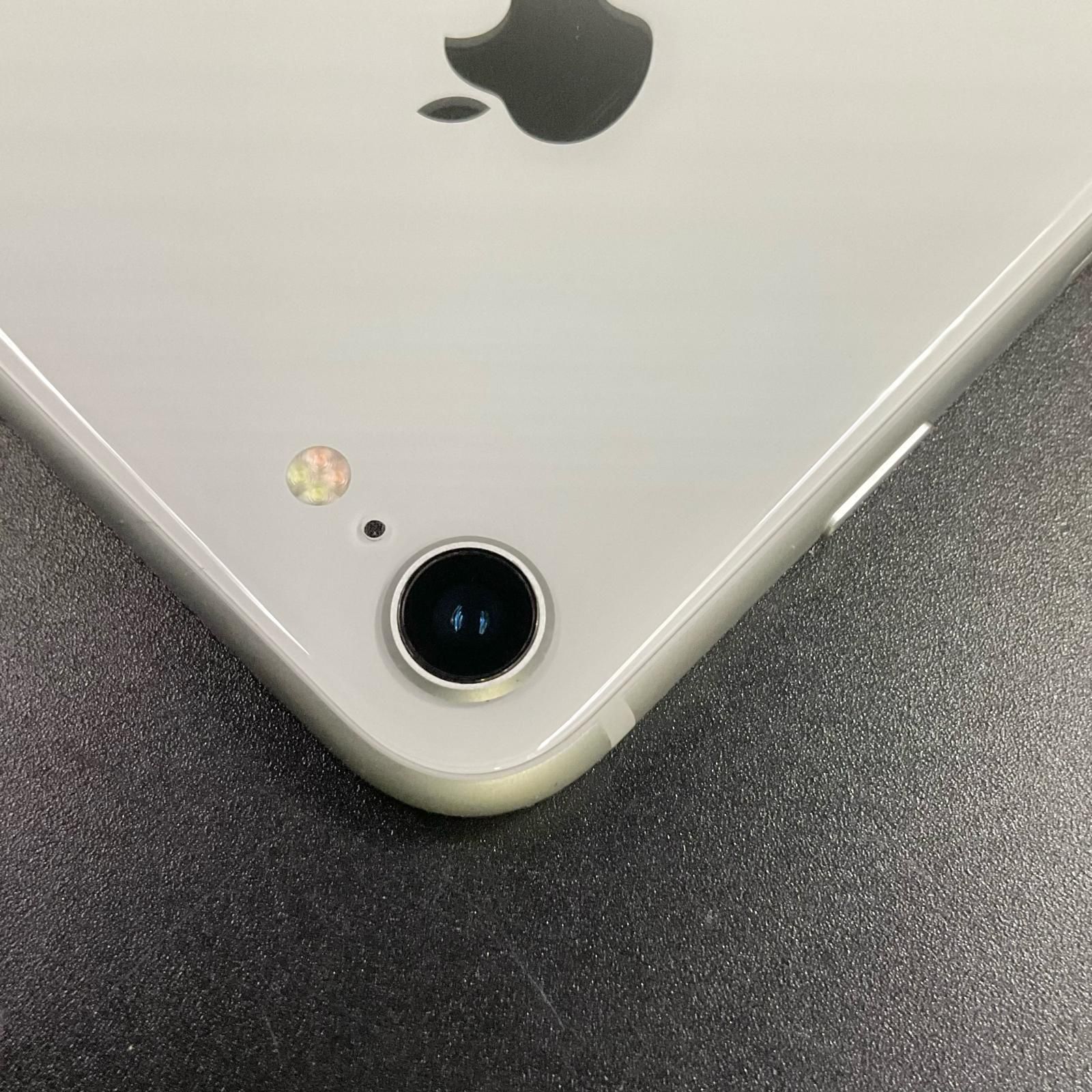 iPhone 8 64GB シルバー docomo 白ロム 美品 動作確認済 90%【全額返金