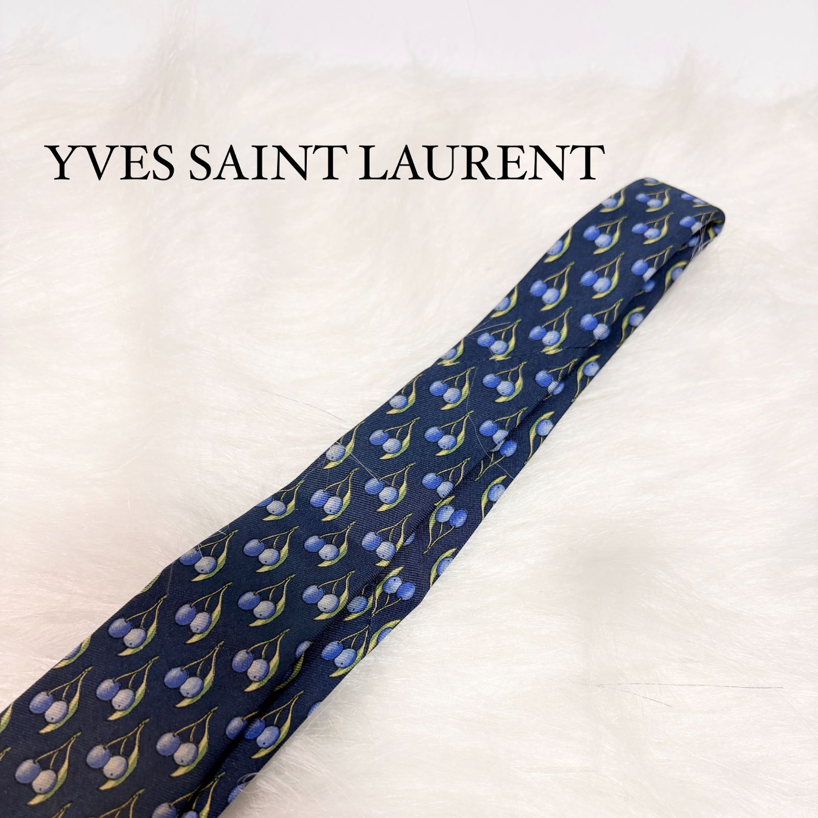 美品】YVES SAINT LAURENT ネクタイ チェリー柄 ネイビー シルク 総柄