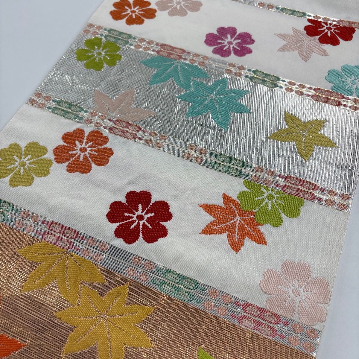 袋帯 秀品 春秋段文 関西仕立て 桜楓 横段 金銀糸 箔 クリーム お太鼓
