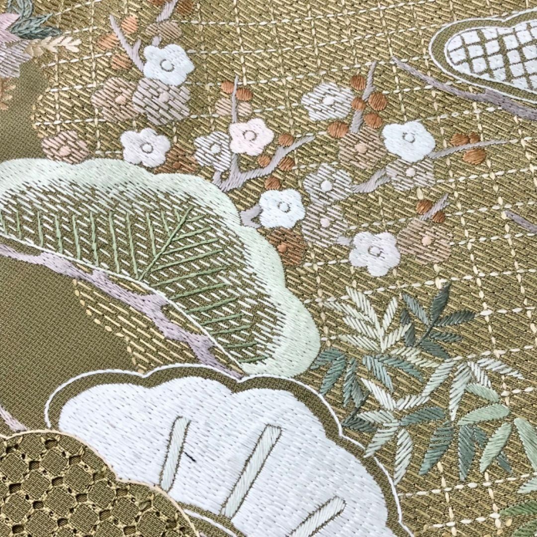 訪問着 総刺繍 松に梅 汕頭刺繍 黄鼠色 しつけ糸 トールサイズ K-5788 