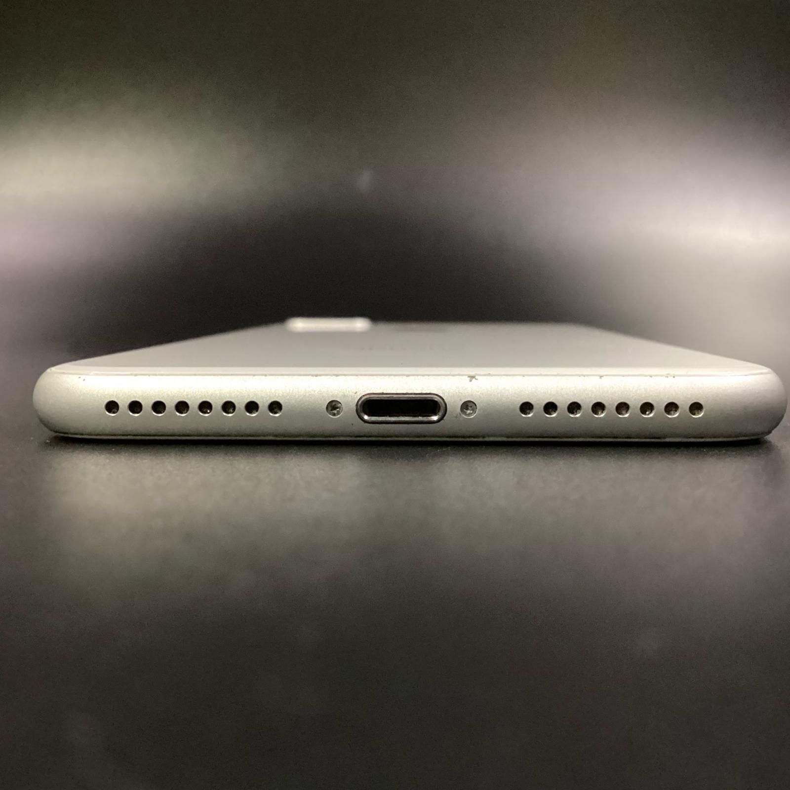 iPhone 8 Plus 64GB シルバー docomo SIMフリー 白ロム 動作確認済 94