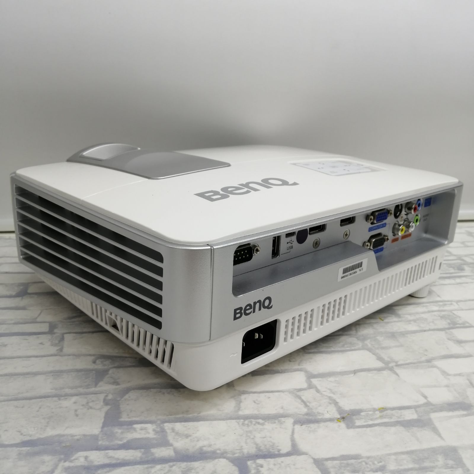 動作品】BenQ プロジェクター MW632ST M1851-hk2mr - メルカリ