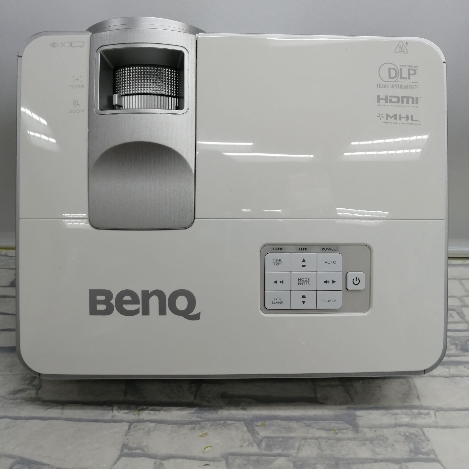 動作品】BenQ プロジェクター MW632ST M1851-hk2mr - メルカリ