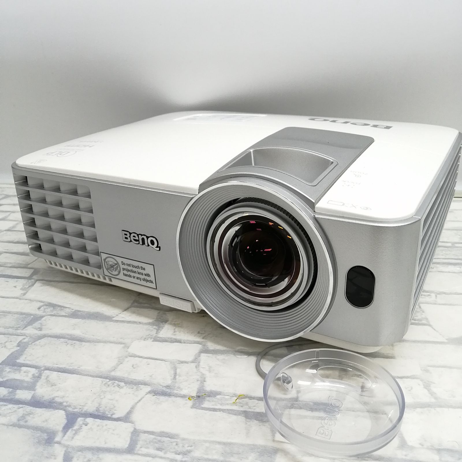 動作品】BenQ プロジェクター MW632ST M1851-hk2mr - メルカリ