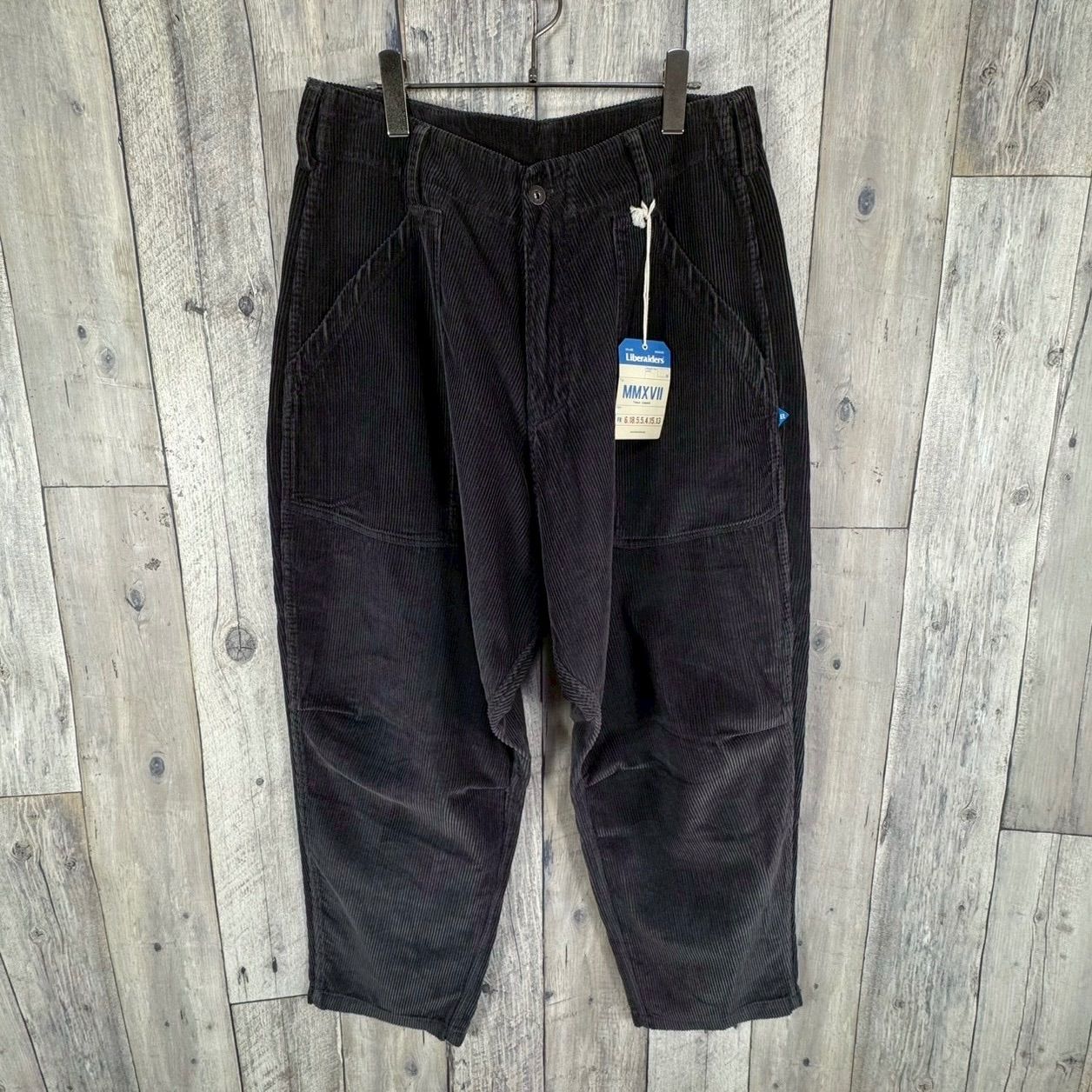 新品 タグ付き】Liberaiders リベレイダース CHARCOAL CORDUROY