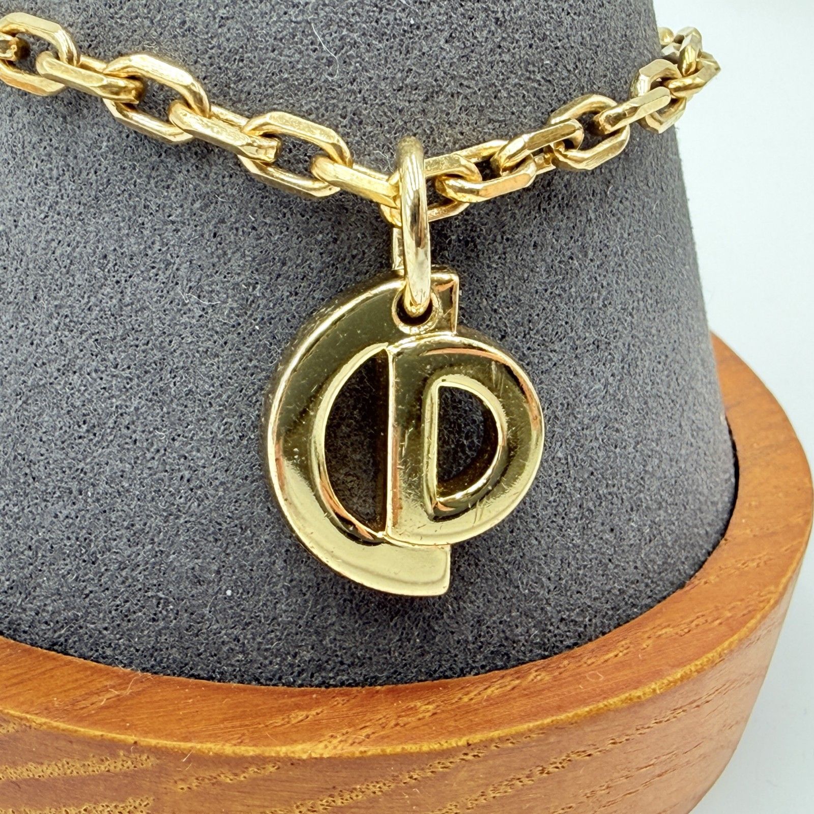 Christian Dior（クリスチャンディオール）CDロゴ チェーン
