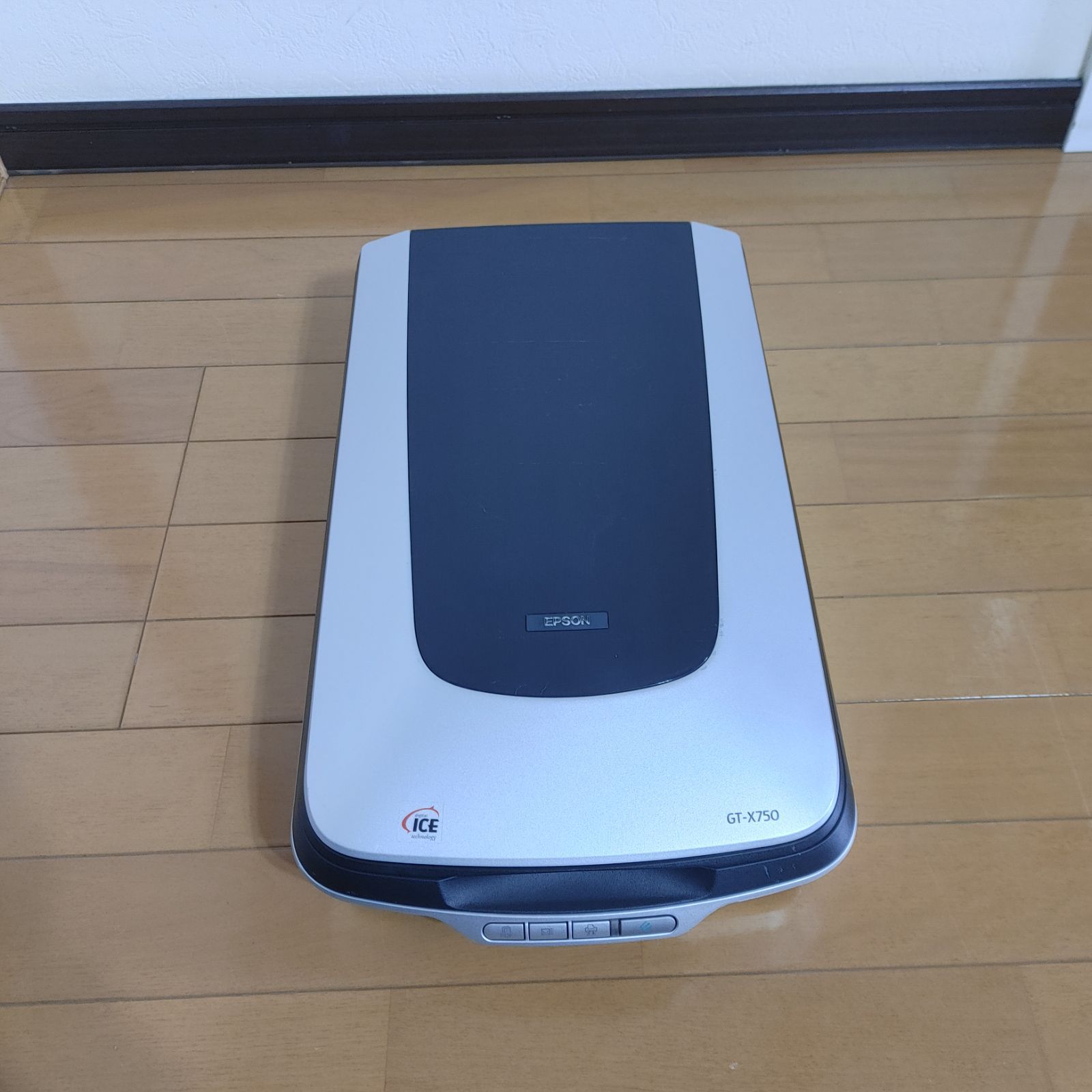 ​【動作◎】EPSON A4高画質スキャナー GT-X750 フィルムスキャン対応 エプソン 35mm ネガ ポジ 写真 デジタル化 高解像度 4800dpi 透過原稿ユニット内蔵 中古 完動品 メルカリ便 送料込み