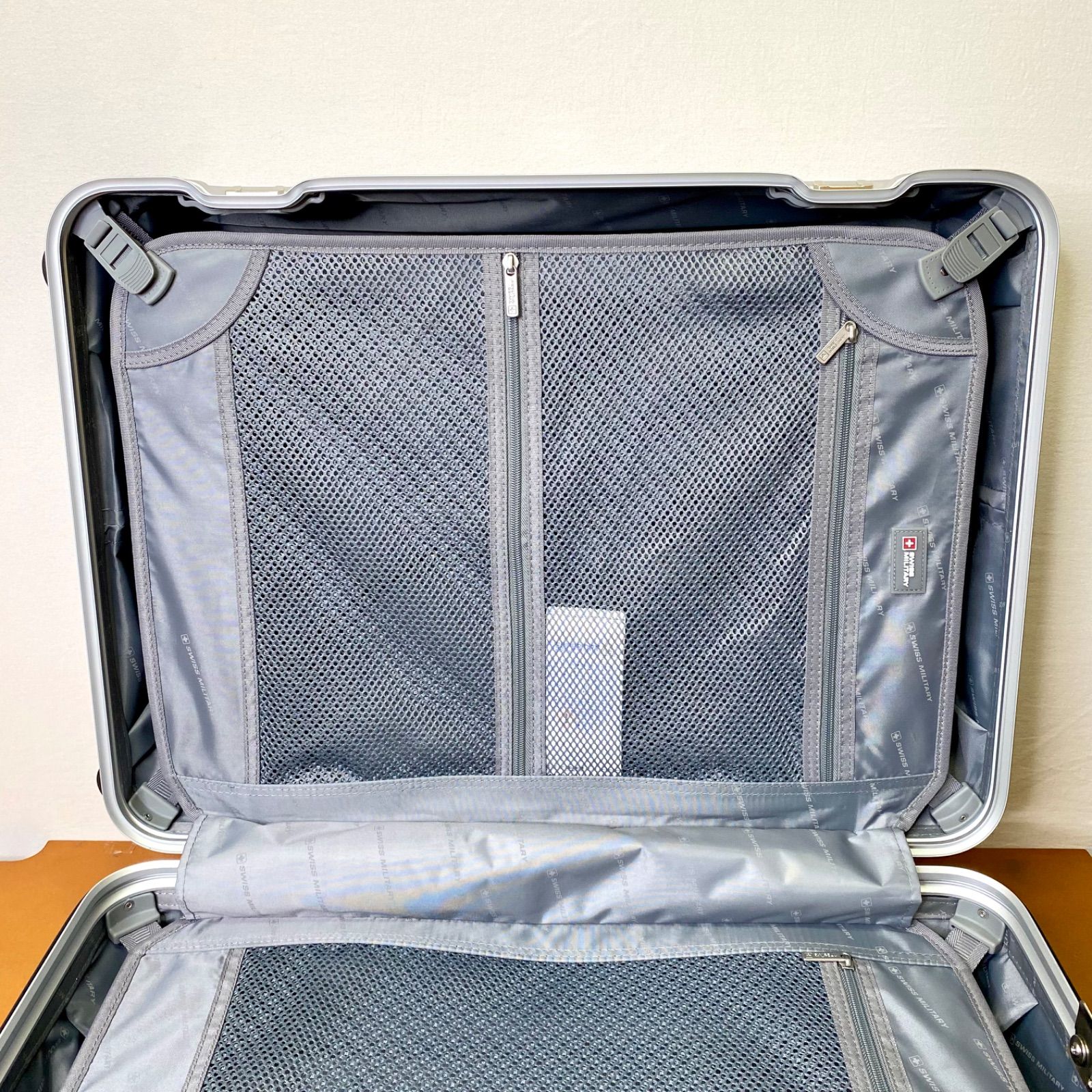 スイスミリタリー スーツケース プレミアム Cタイプ 24インチ 64L SM