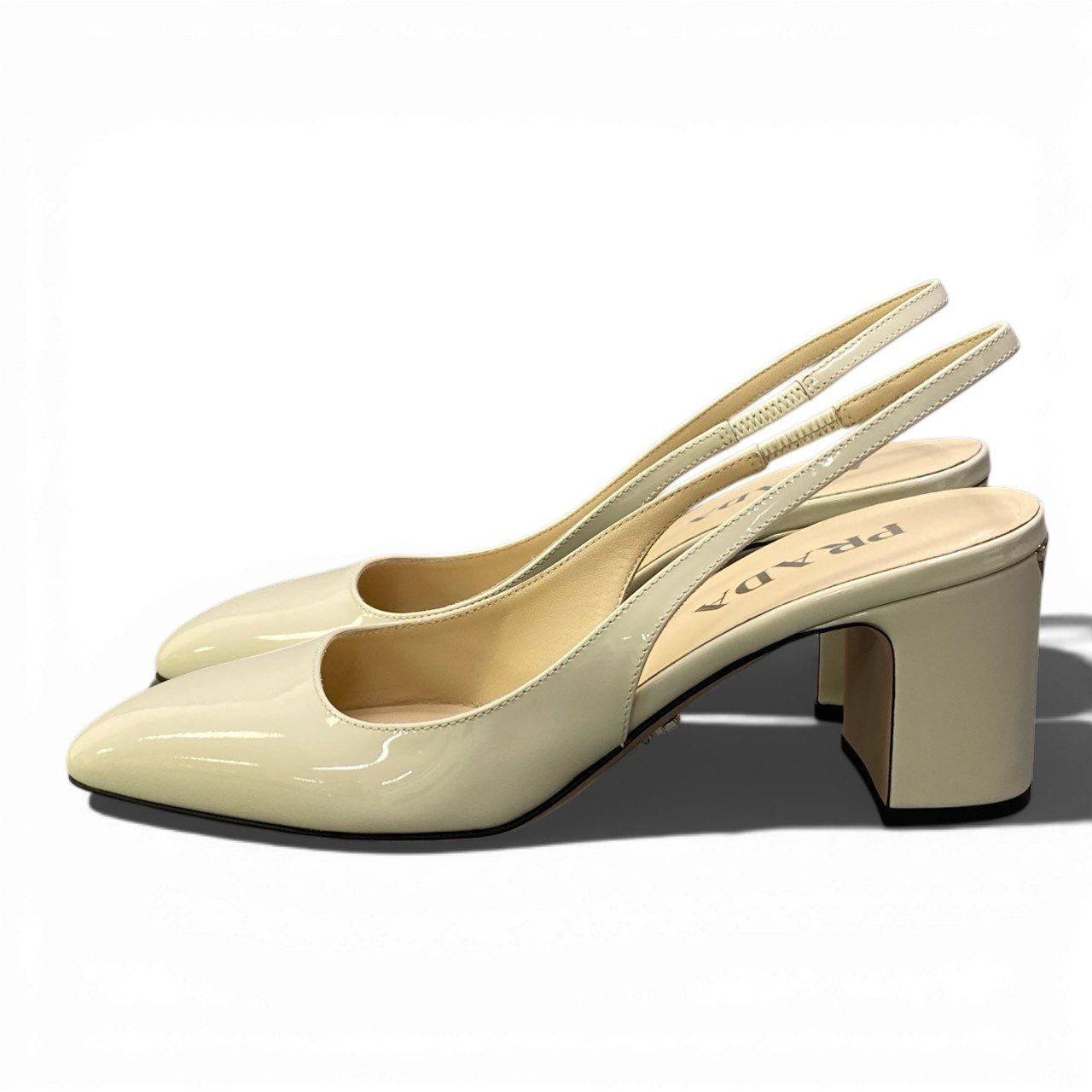 b26【極美品】PRADA プラダ スリングバック パンプス 三角プレート 
