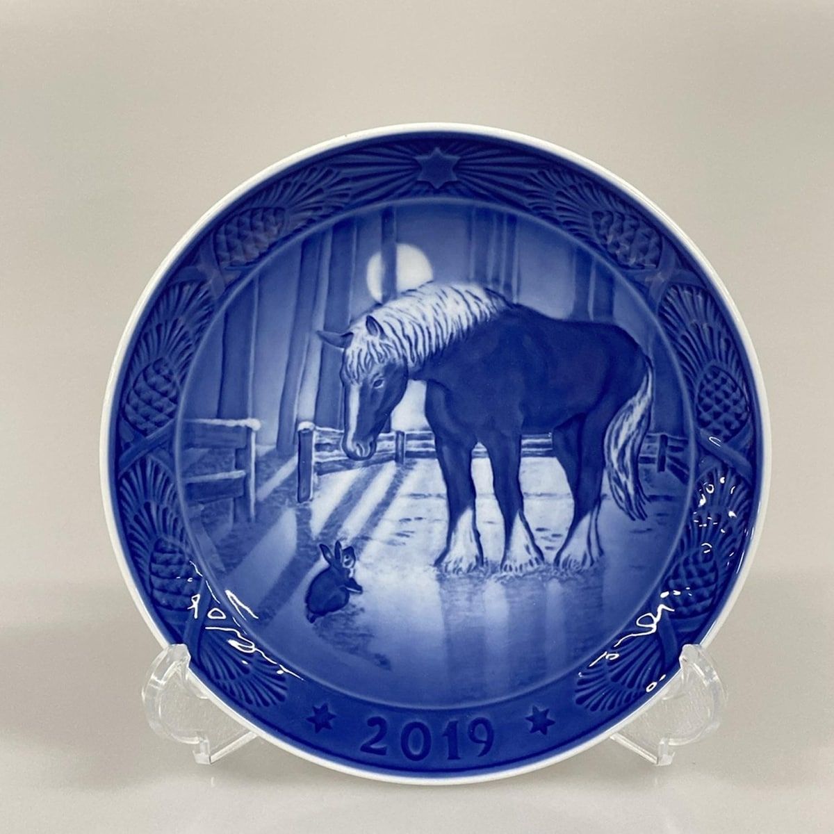 ロイヤルコペンハーゲン　イヤープレート　2019 新品未使用　馬　うさぎ ROYAL COPENHAGEN(ロイヤルコペンハーゲン) 小物 - ネイビー×白 2019年