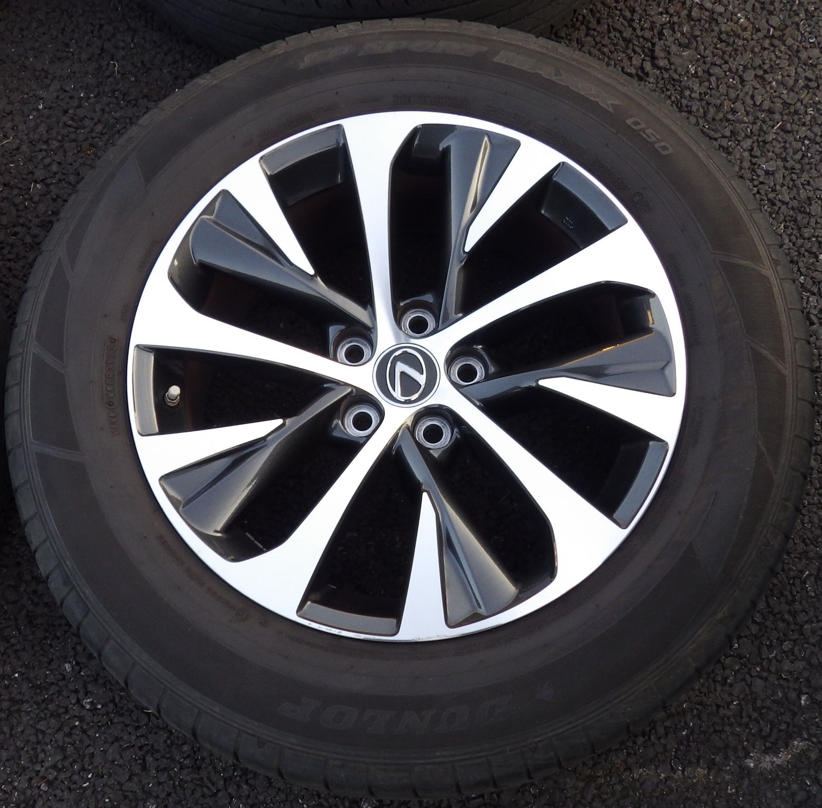 D1675)AWタイヤ☆RX300□LEXUS 純正／DUNLOP SP SPORT MAXX 050【235 
