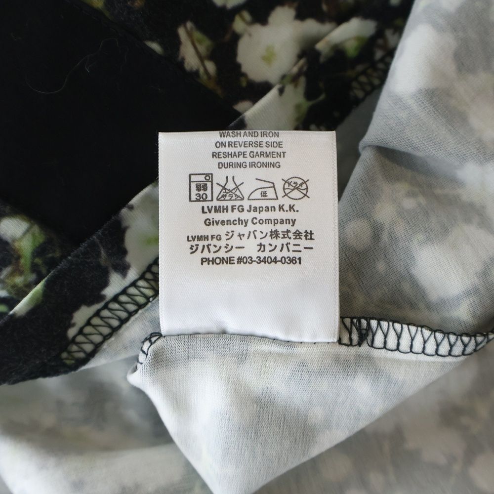 GIVENCHY ジバンシィ ジバンシー かすみ草 小花柄 黒 クラッチ