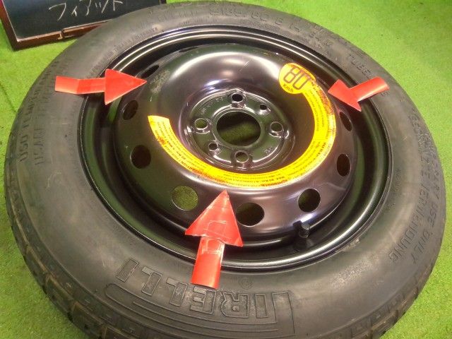 【中古】フィアット 500 ABA-31214 車載工具　テンパータイヤ　スペアタイヤ 自社品番250734