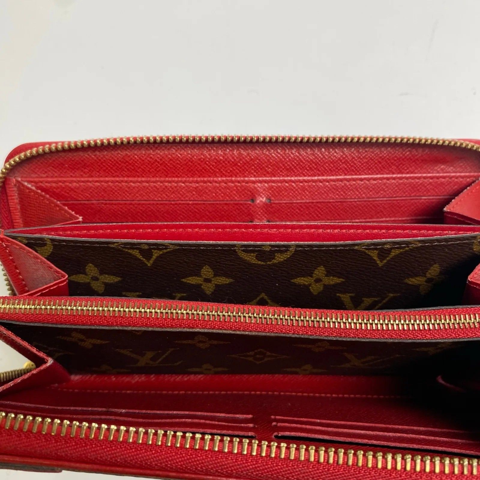 LOUIS VUITTON ルイ ヴィトン / モノグラム ジッピーウォレット 