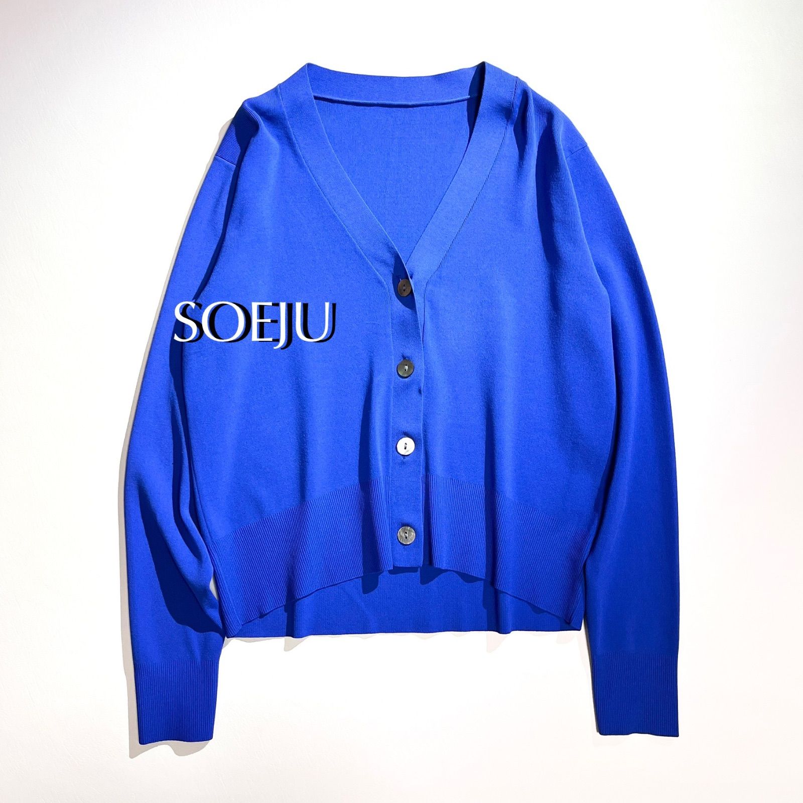 cX61 SOEJU Vネックショートニットカーディガン ニット カーディガン