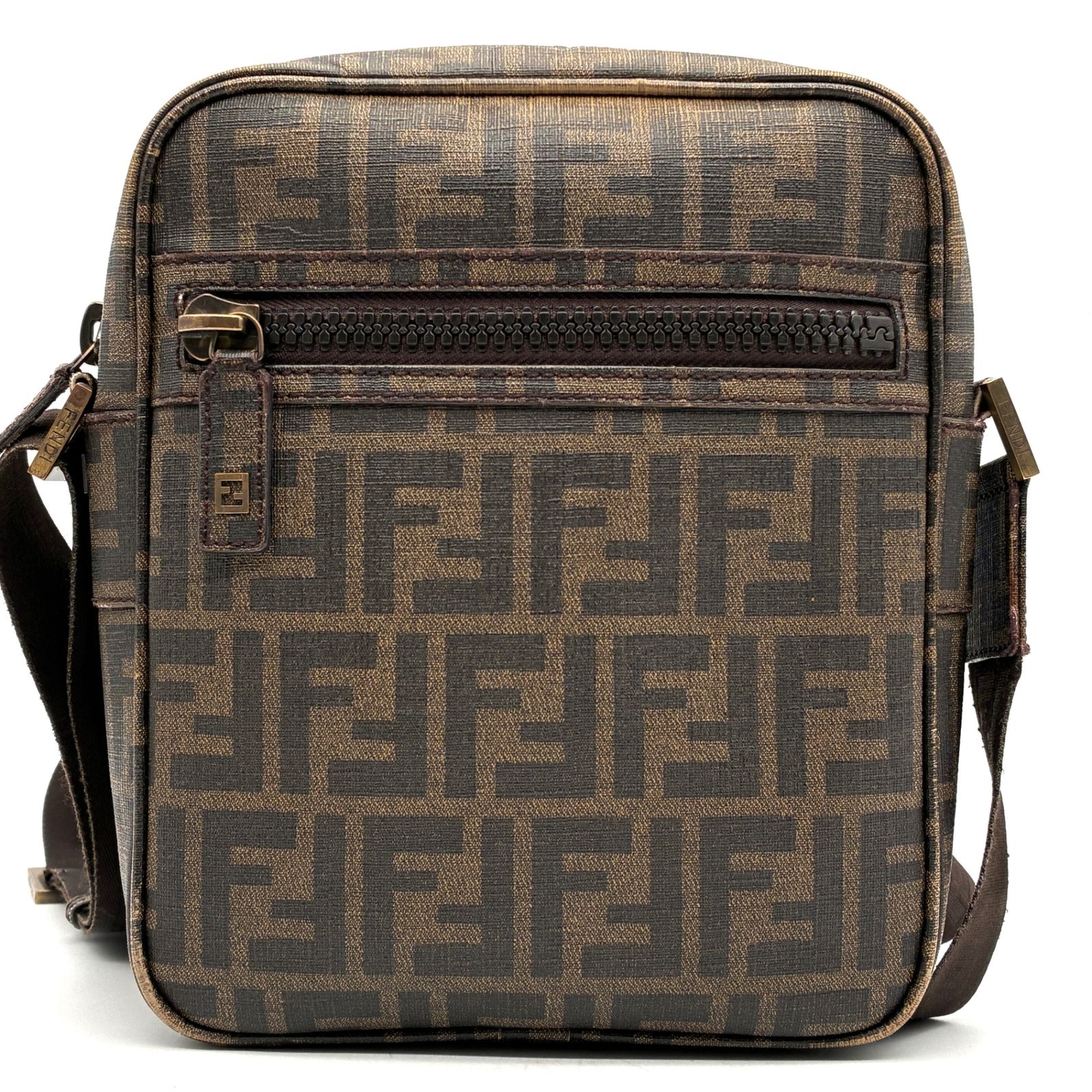 FENDI フェンディ ズッカ柄 ショルダーバッグ FF柄 斜め掛け 【公式通販】