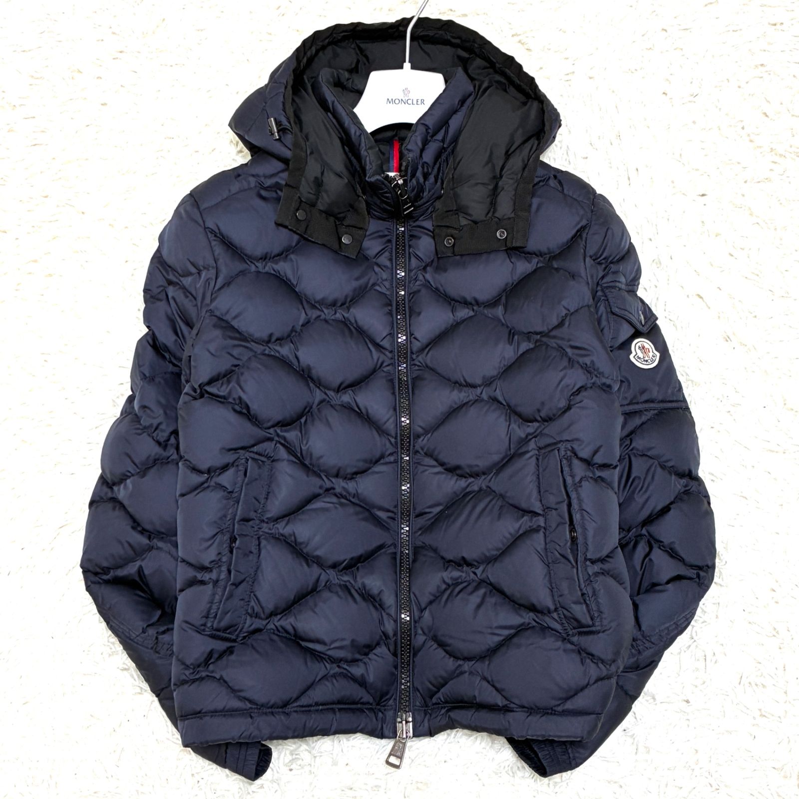 美品・正規品 MONCLER モンクレール ダウンジャケット 美品・正規品 MONCLER モンクレール ダウンジャケット
