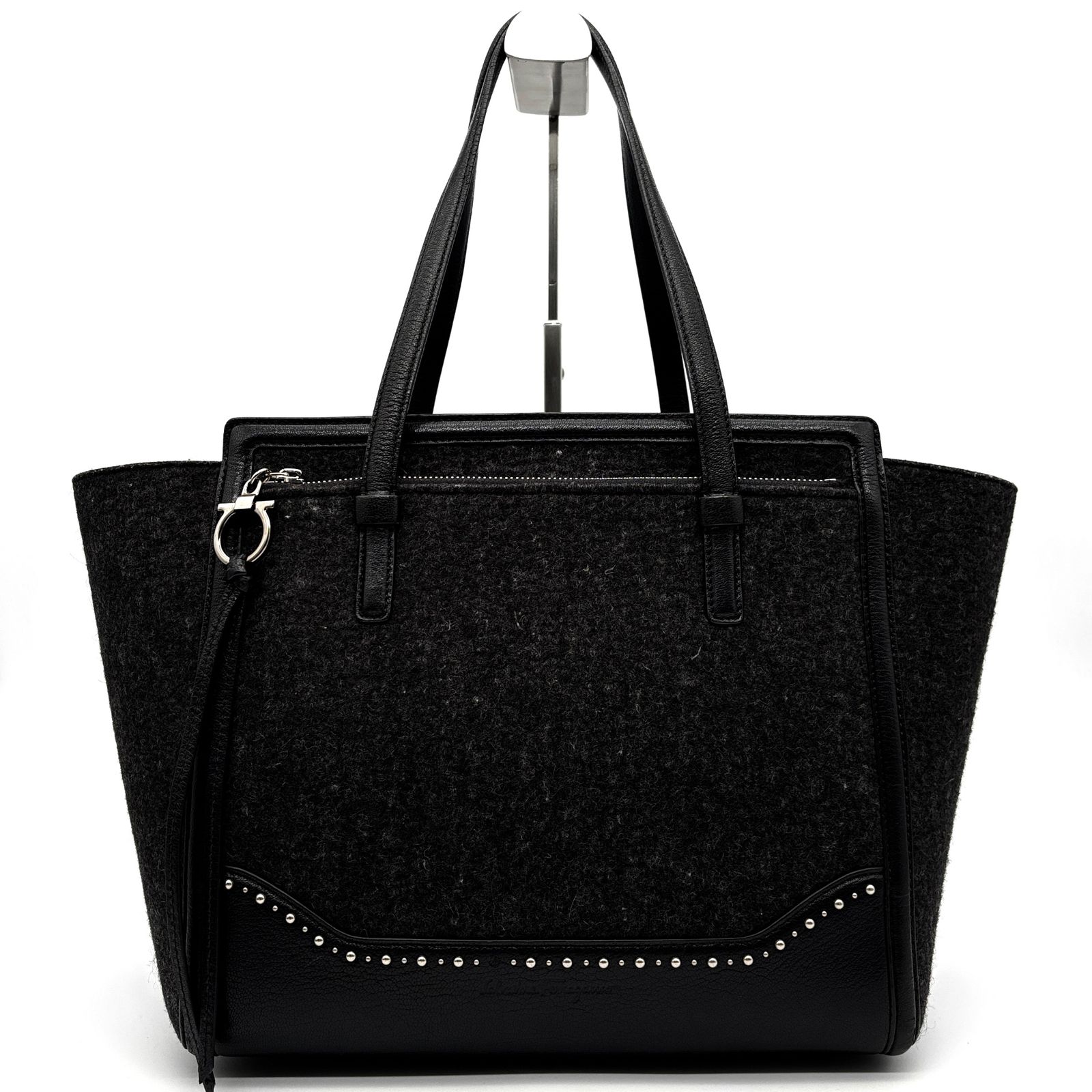 極美品 Salvatore Ferragamo エイミー トートバッグ レザー フェラガモ エイミー トートバッグ ウール レザー ガンチーニ 黒