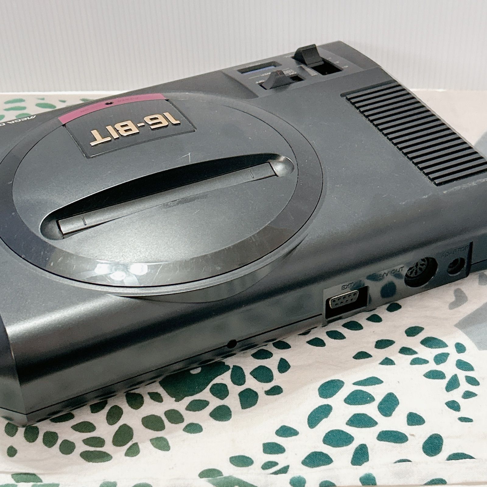 セガ メガドライブ 本体のみ 初代 SEGA MEGA DRIVE 16-BIT 動作確認済