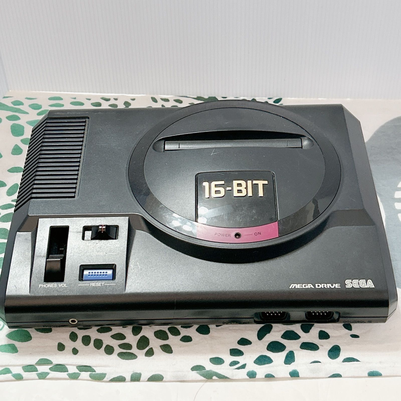 セガ メガドライブ 本体のみ 初代 SEGA MEGA DRIVE 16-BIT 動作確認済