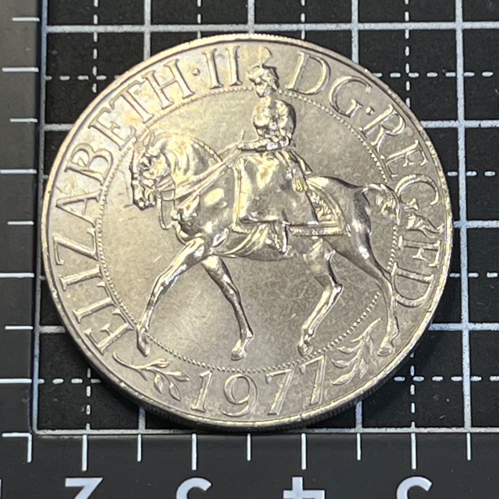 未使用】1977年 英国 クラウン 白銅貨／エリザベス2世 即位25周年