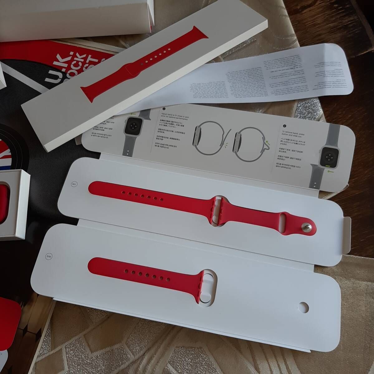 Apple Watch S6 40mm GPS (PRODUCT)RED 箱付 - メルカリ