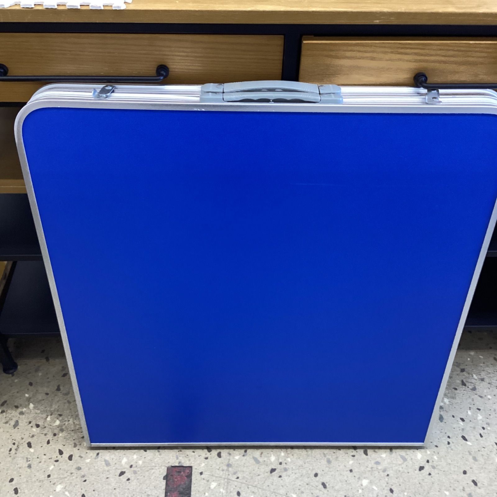 中古品】アウトドアテーブルとしても使える！ 折りたたみファミリー 