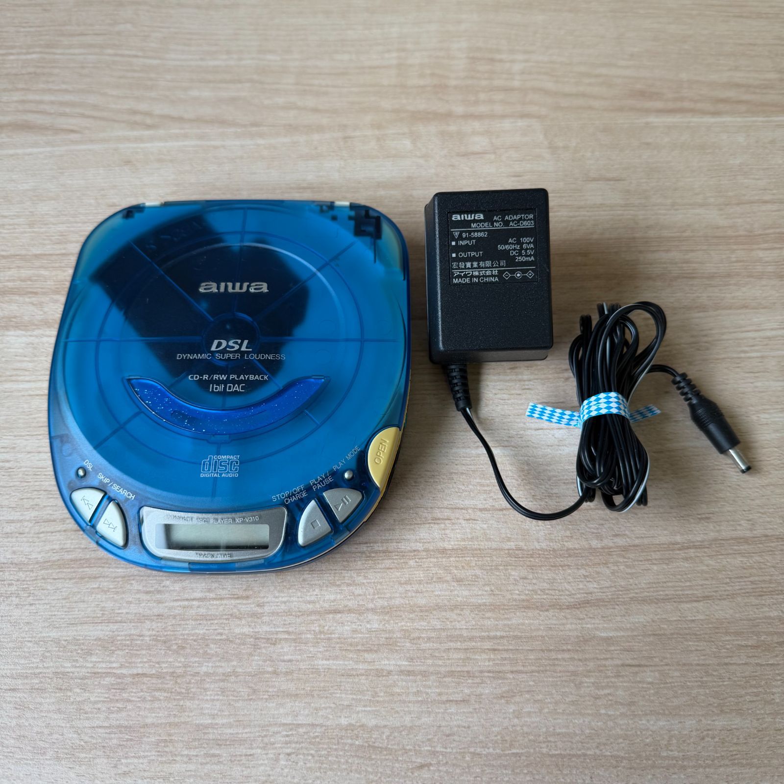 ジャンク品】aiwa ポータブルCDプレーヤー XP-V310（ブルー） - メルカリ