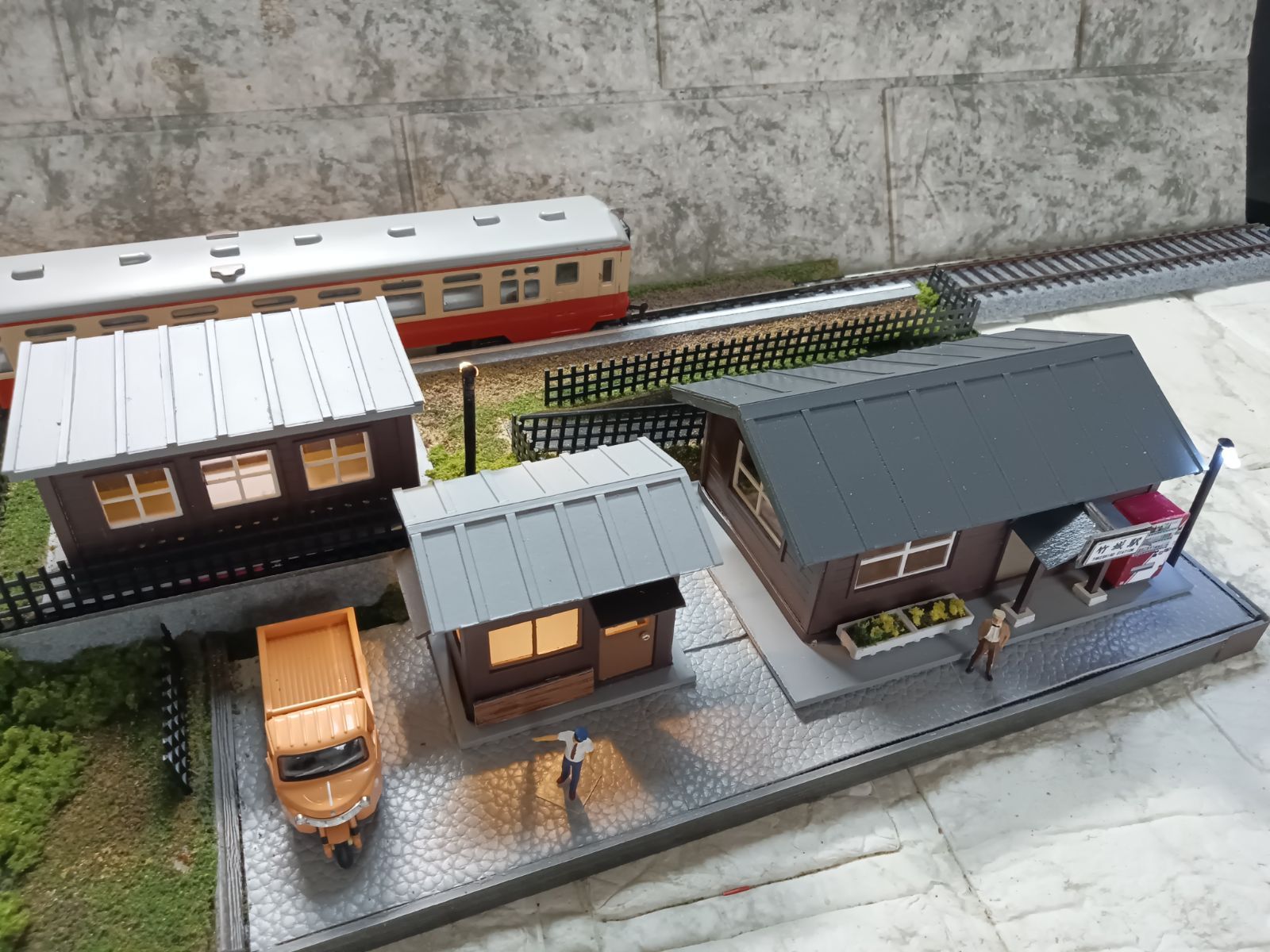 【HO】【ぽつんと田舎のローカル駅】【夜景】 （ユニトラ直結）ジオラマモジュール HO】【ぽつんと田舎のローカル駅】【夜景】 （ユニトラ直結）ジオラマ